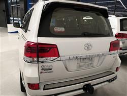 تۆیۆتا لاند کروزەر